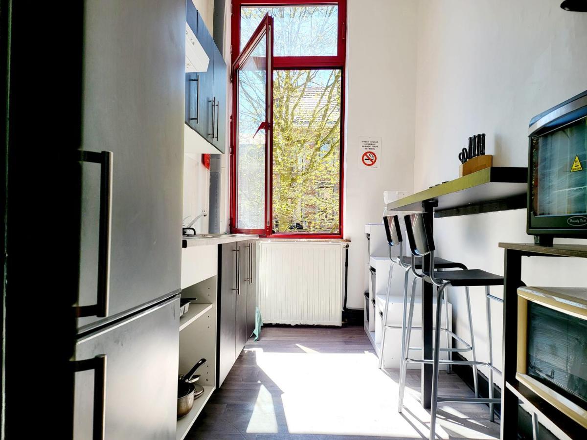 Chambre Privee Au 3E Etage Sans Ascenceur En Plein Centre De Charleroi Apartment Екстериор снимка