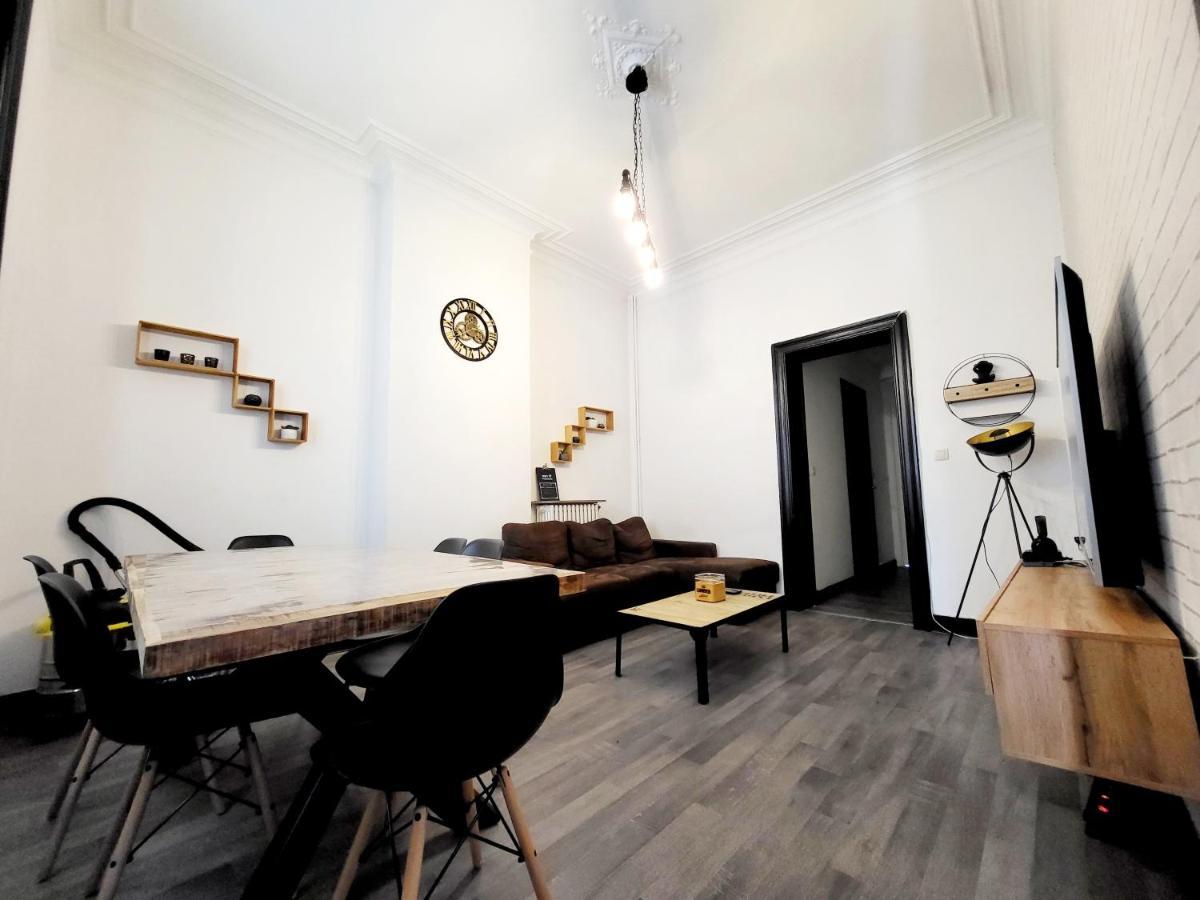 Chambre Privee Au 3E Etage Sans Ascenceur En Plein Centre De Charleroi Apartment Екстериор снимка